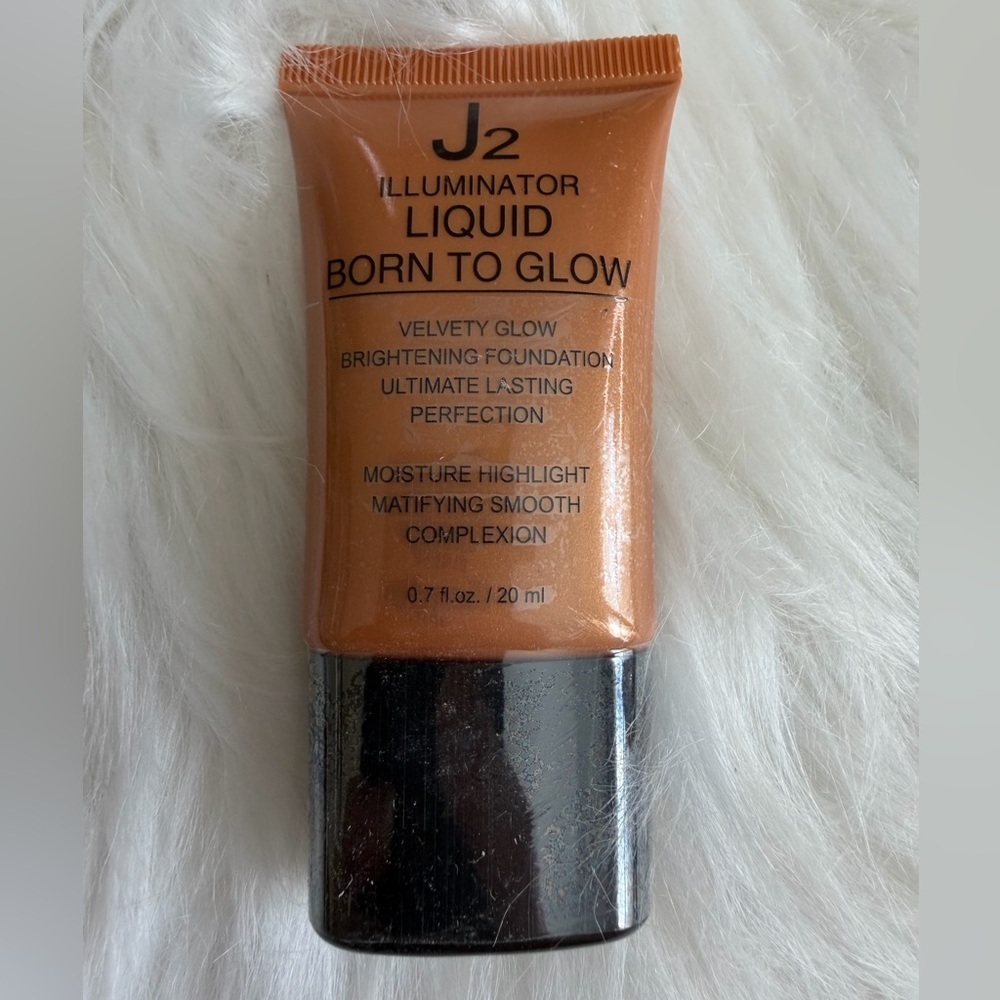 🩷5/$10 J2 Illuminator Liquid Foundation